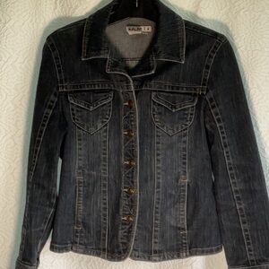 Black Jean Jacket with Fitted Silhouette and Contrast Stitching